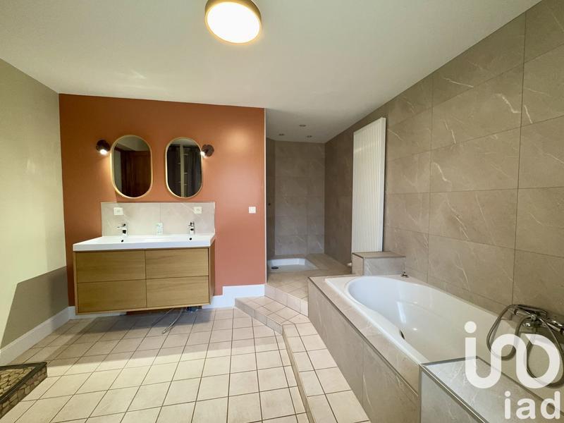 Maison - 255 m² - 5 pièces