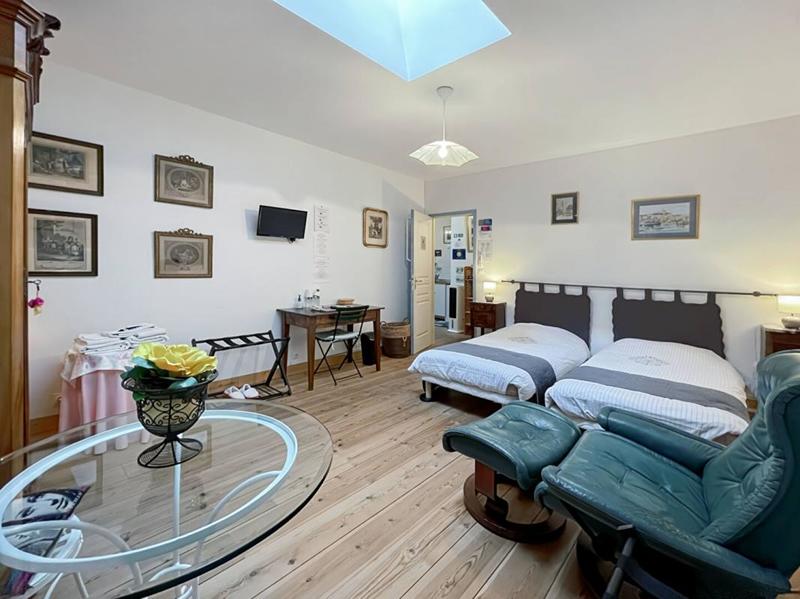 Maison - 376 m² - 12 pièces