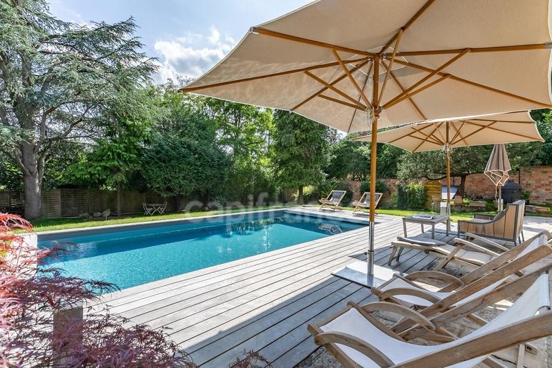 Maison bourgeoise - 396 m² - 12 pièces