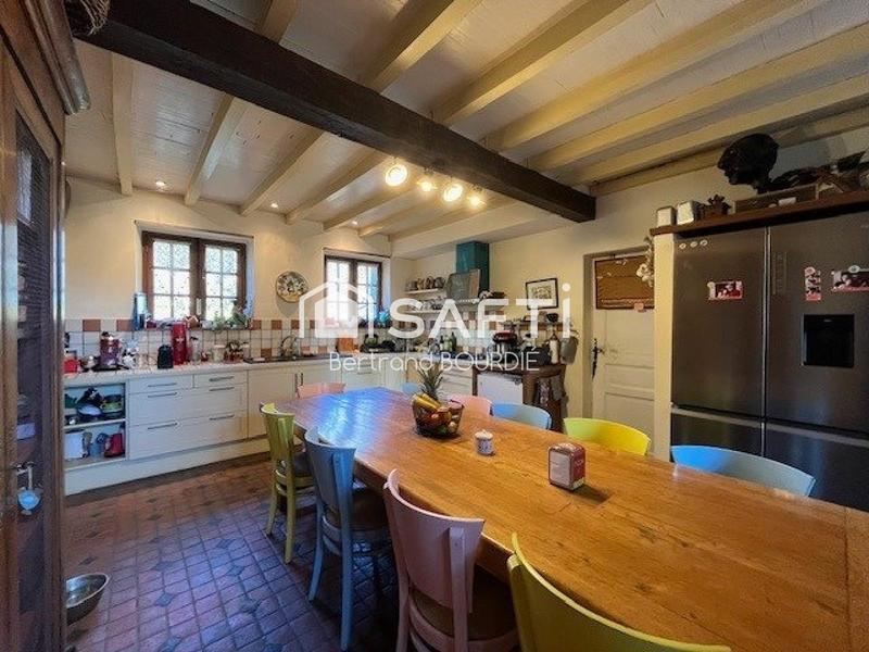 Maison - 470 m² - 20 pièces