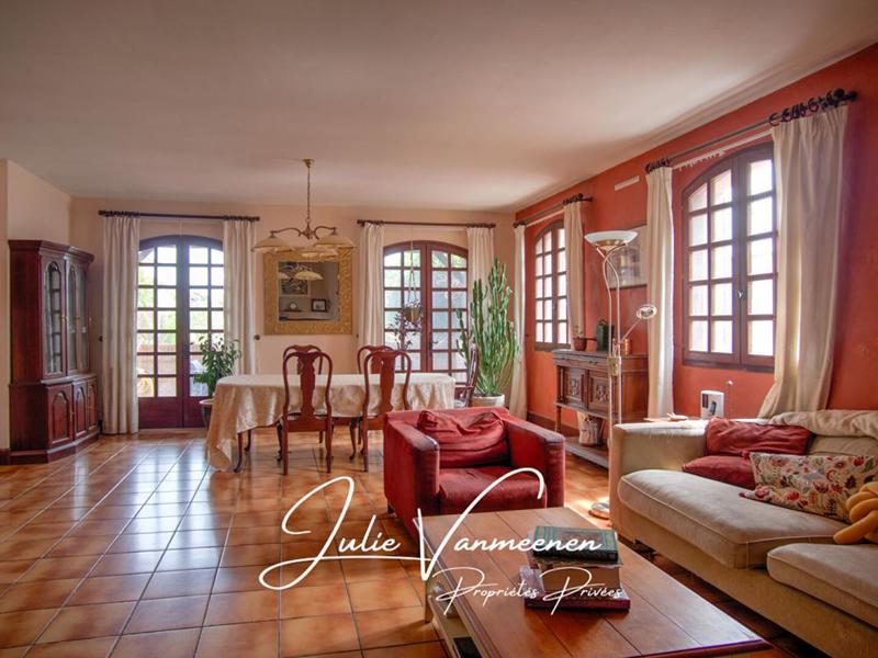 Maison - 248 m² - 7 pièces