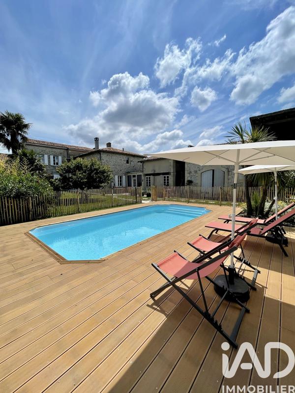 Maison - 320 m² - 10 pièces