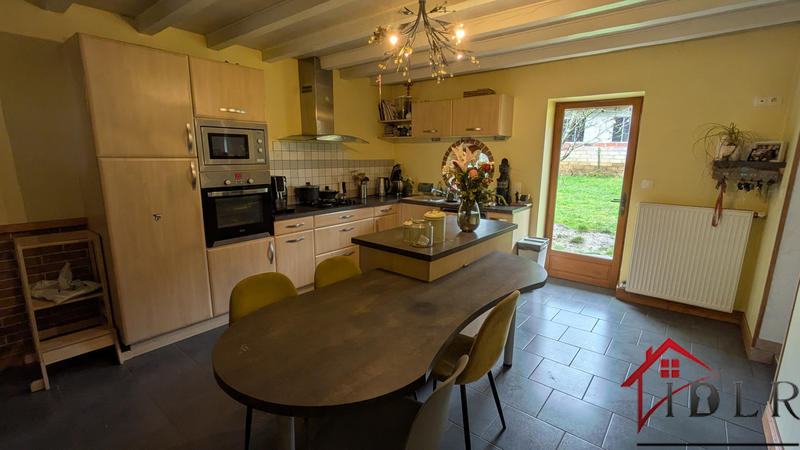 Maison - 240 m² - 9 pièces