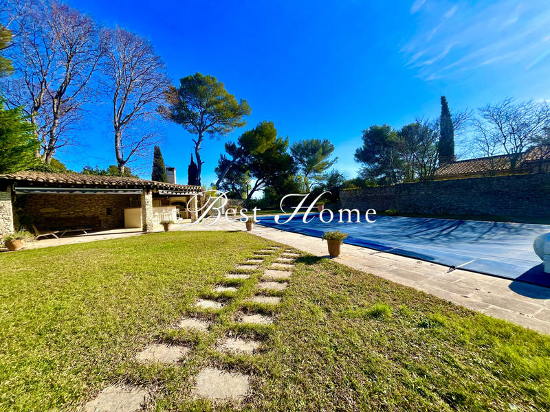 Propriété - 380 m² - 7 pièces