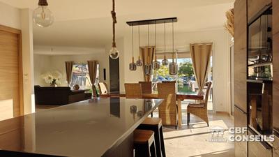 Villa - 154 m² - 6 pièces