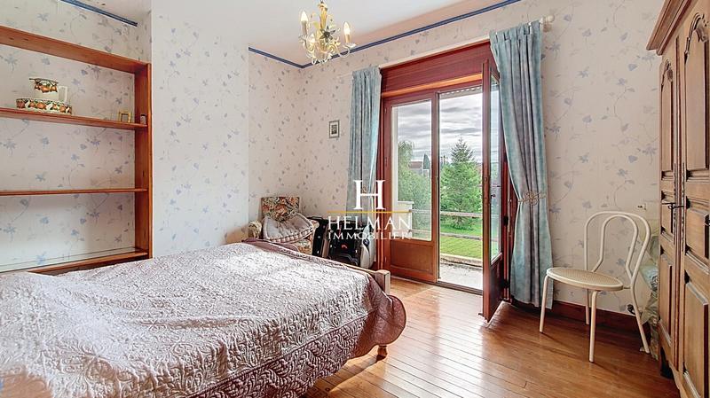 Maison - 311 m² - 12 pièces