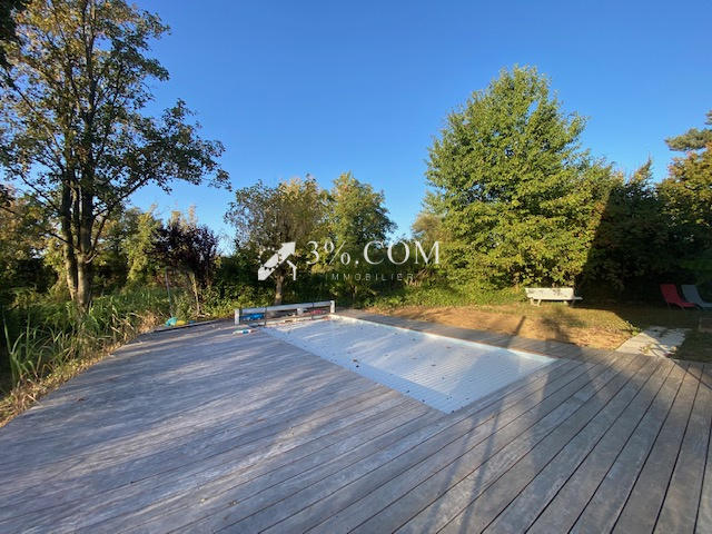 Propriété - 240 m² - 5 pièces