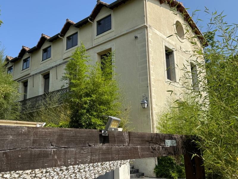 Maison - 350 m² - 18 pièces