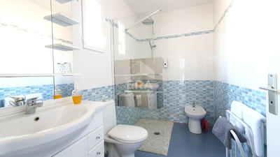 Maison - 217 m² - 8 pièces