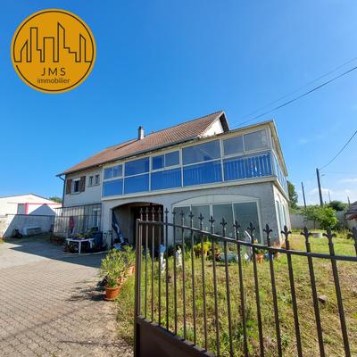 Maison - 210 m² - 7 pièces