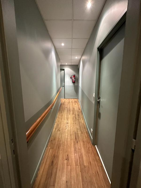 Local commercial - 401 m²