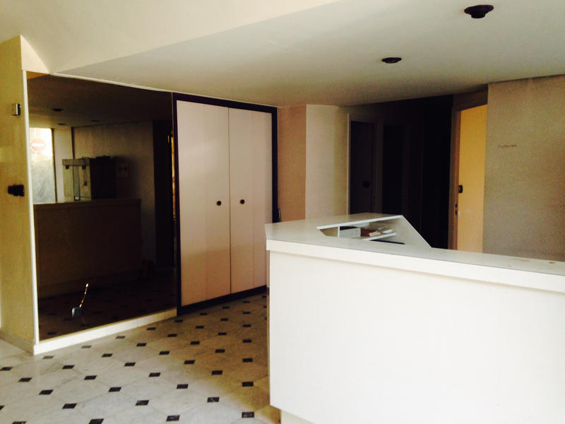 Local commercial - 317 m²