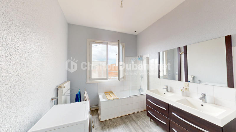 Appartement - 75 m² - 3 pièces