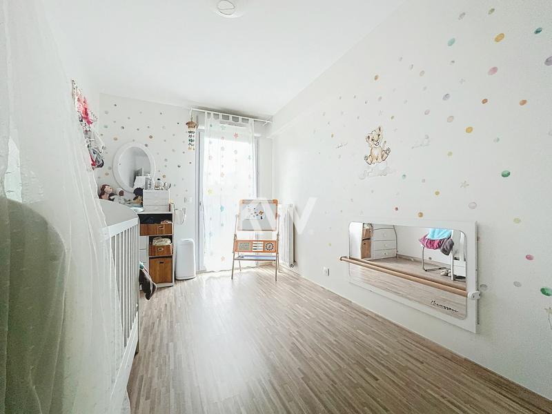 Appartement - 90 m² - 4 pièces