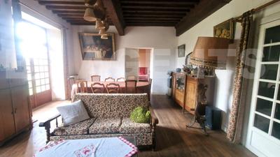 Maison - 228 m² - 7 pièces