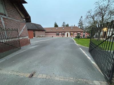 Maison - 260 m² - 20 pièces