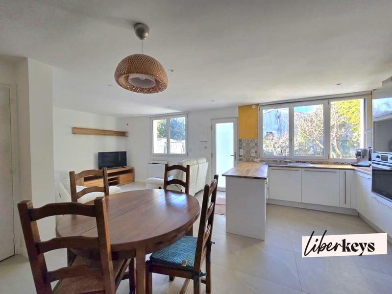 Villa - 260 m² - 10 pièces