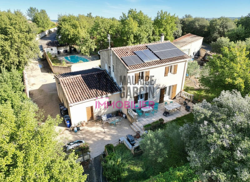 Maison - 120 m² - 4 pièces