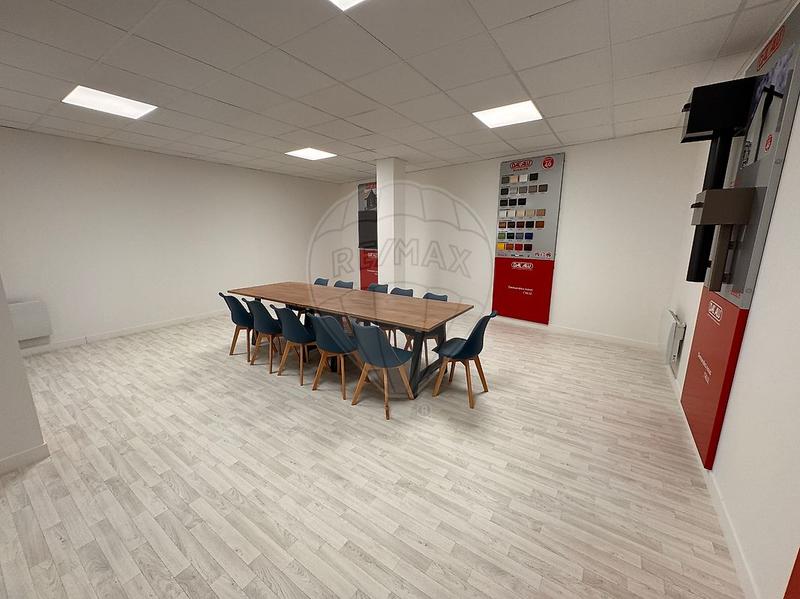 Local commercial - 396 m² - 3 pièces