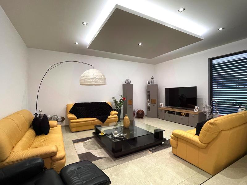 Maison - 246 m² - 7 pièces