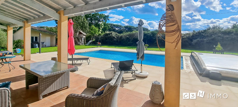 Villa - 222 m² - 7 pièces