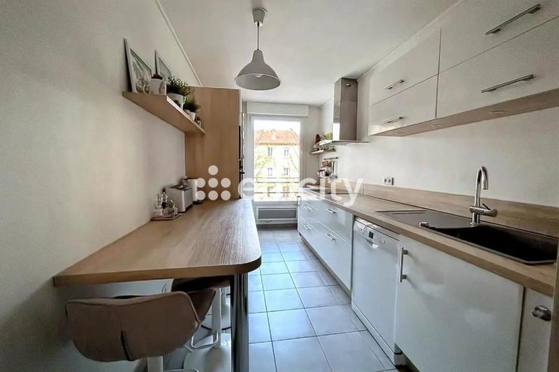 Appartement - 83 m² - 4 pièces