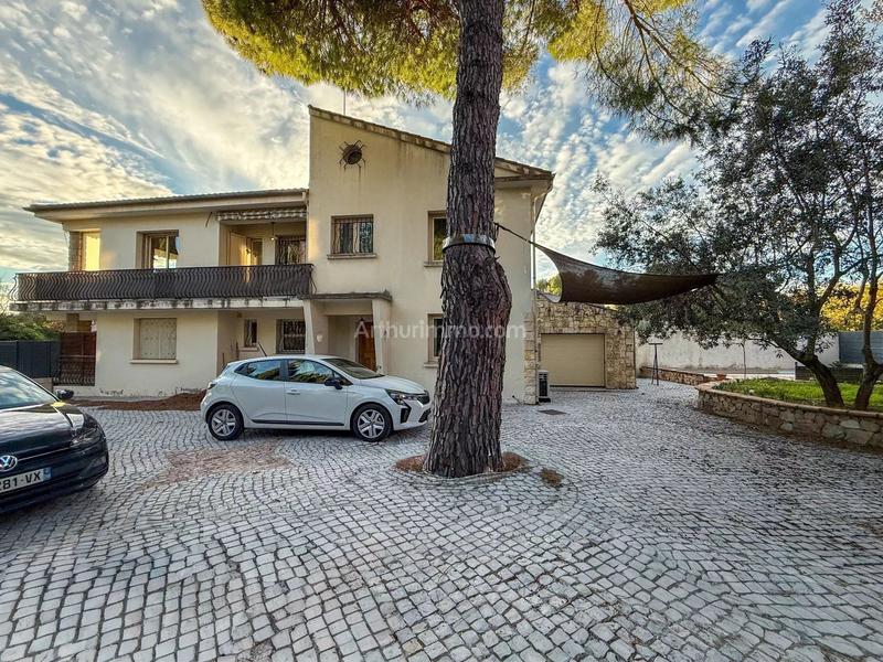 Appartement - 166 m² - 6 pièces