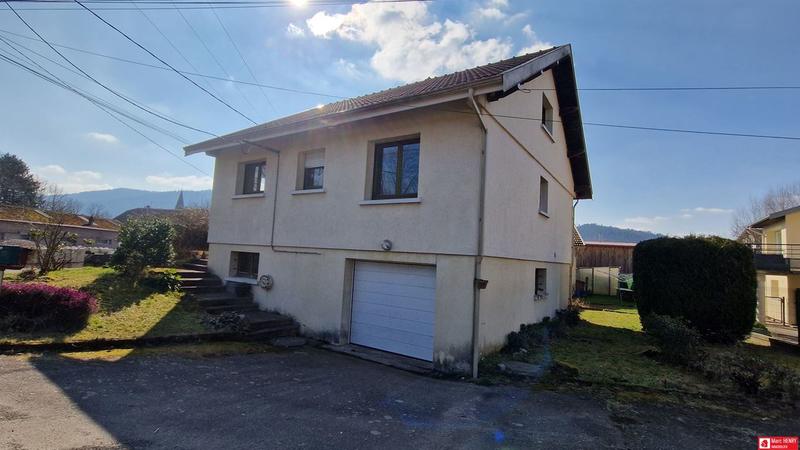 Maison traditionnelle - 98 m² - 5 pièces