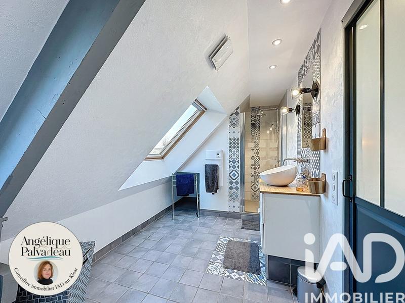 Maison - 242 m² - 8 pièces