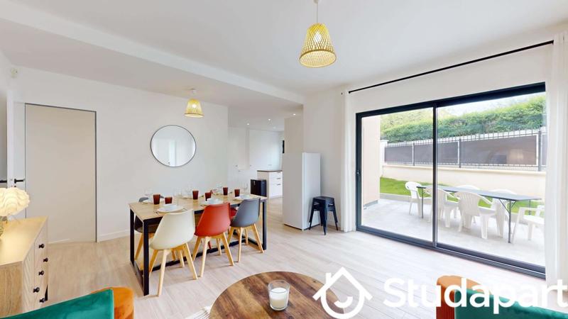 Chambre - 10 m² - 1 pièce