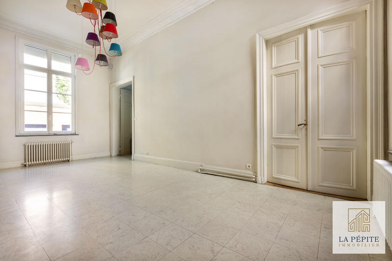 Maison - 306 m² - 10 pièces