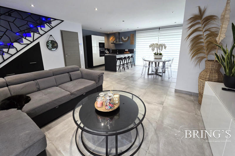 Maison - 106 m² - 6 pièces