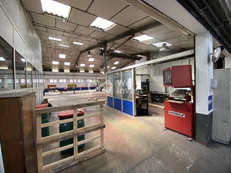 Local commercial - 1 900 m²