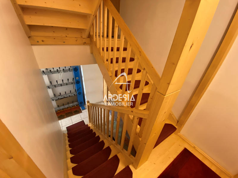 Maison - 196 m² - 15 pièces