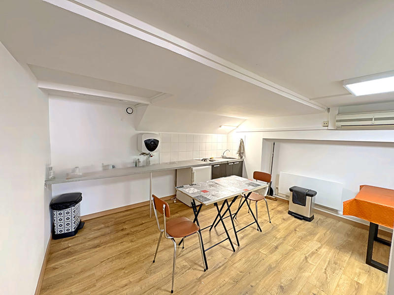 Local commercial - 166 m² - 4 pièces