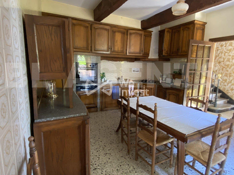 Maison - 198 m² - 8 pièces