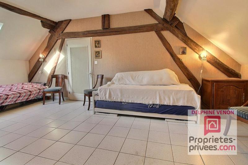 Propriété - 302 m² - 8 pièces