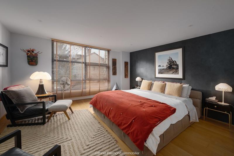 Maison contemporaine - 405 m² - 9 pièces