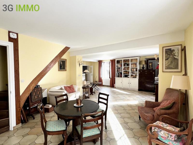 Villa - 236 m² - 12 pièces