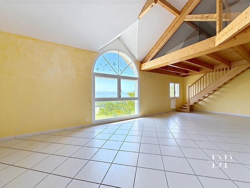 Maison - 222 m² - 5 pièces