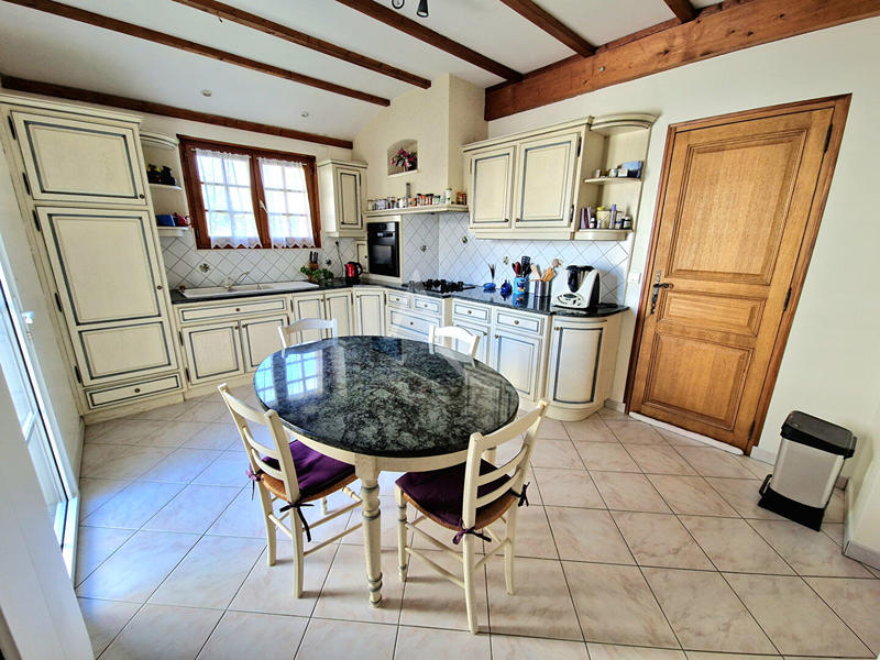 Maison - 263 m² - 9 pièces