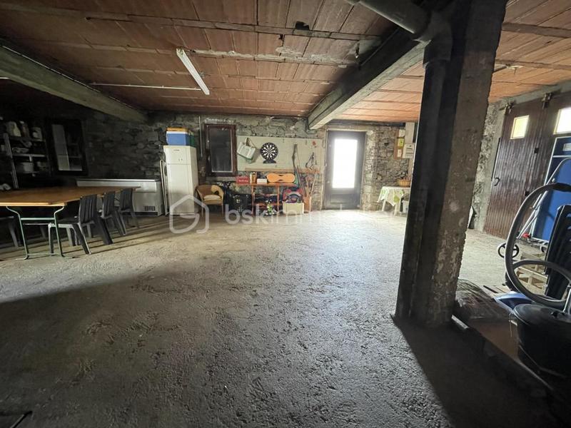 Maison - 180 m² - 9 pièces