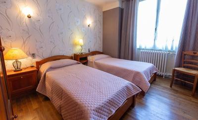 Maison en pierre - 216 m² - 8 pièces