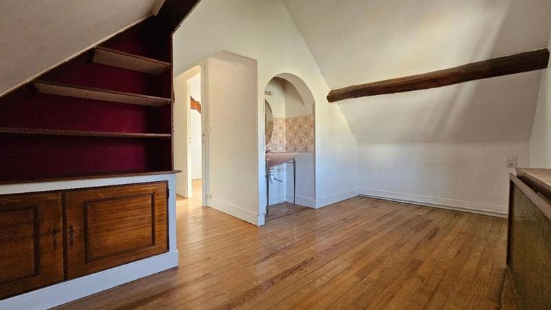 Propriété - 253 m² - 10 pièces