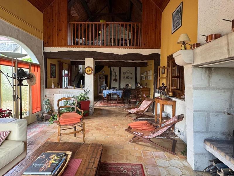 Maison - 236 m² - 6 pièces