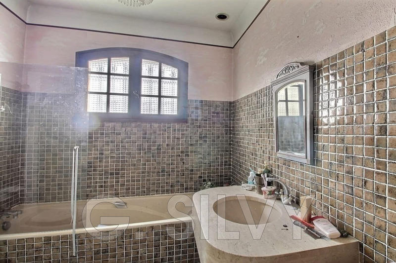 Maison - 140 m² - 4 pièces