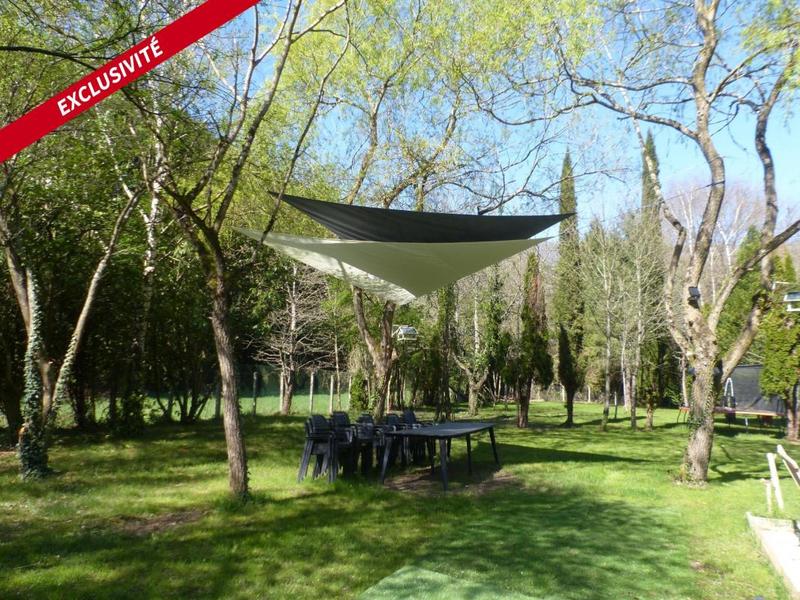 Demeure - 351 m² - 8 pièces