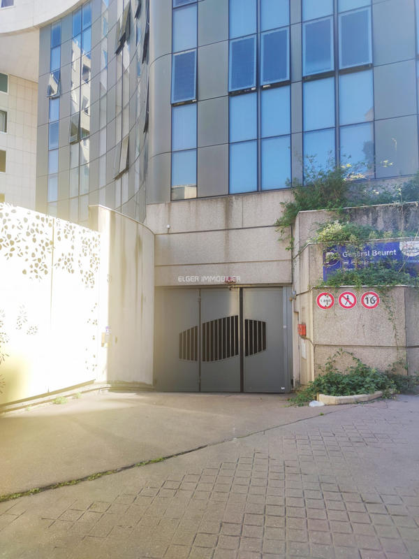 Parking / Garage - 11 m²