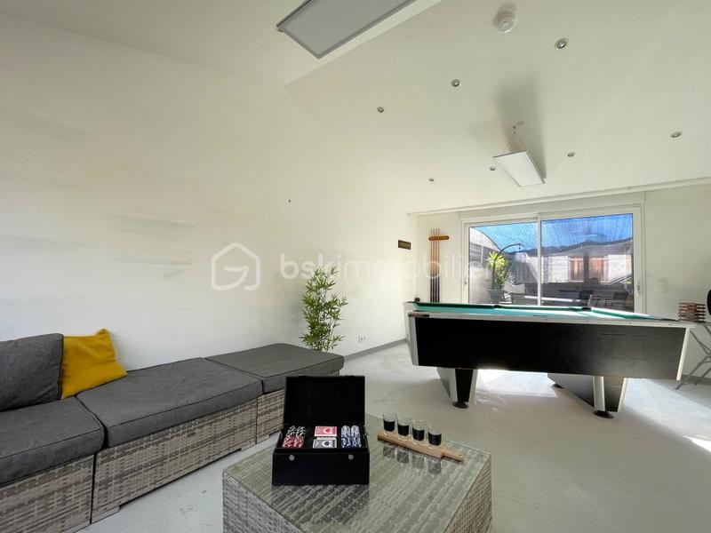 Villa - 310 m² - 12 pièces