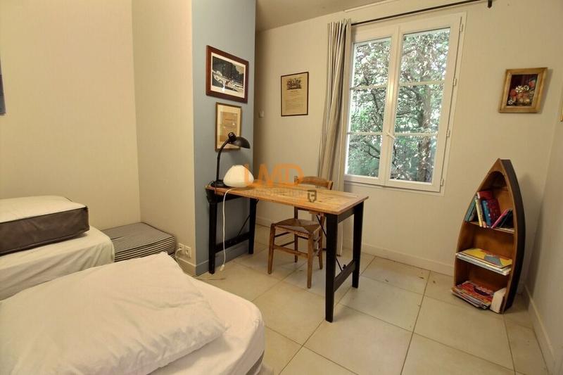 Maison - 216 m² - 8 pièces